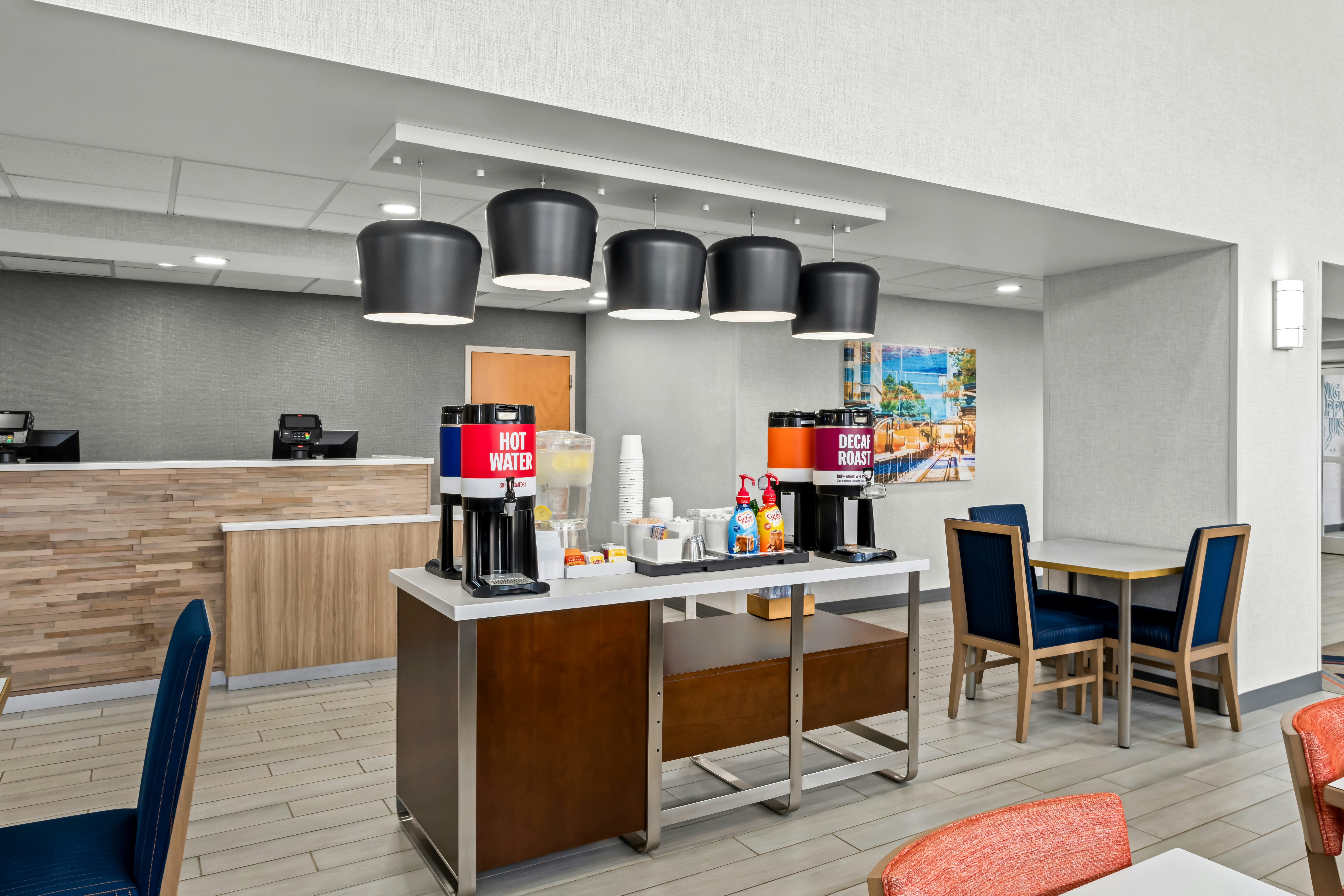 Hampton Inn and Suites Charlotte Airport 39/63