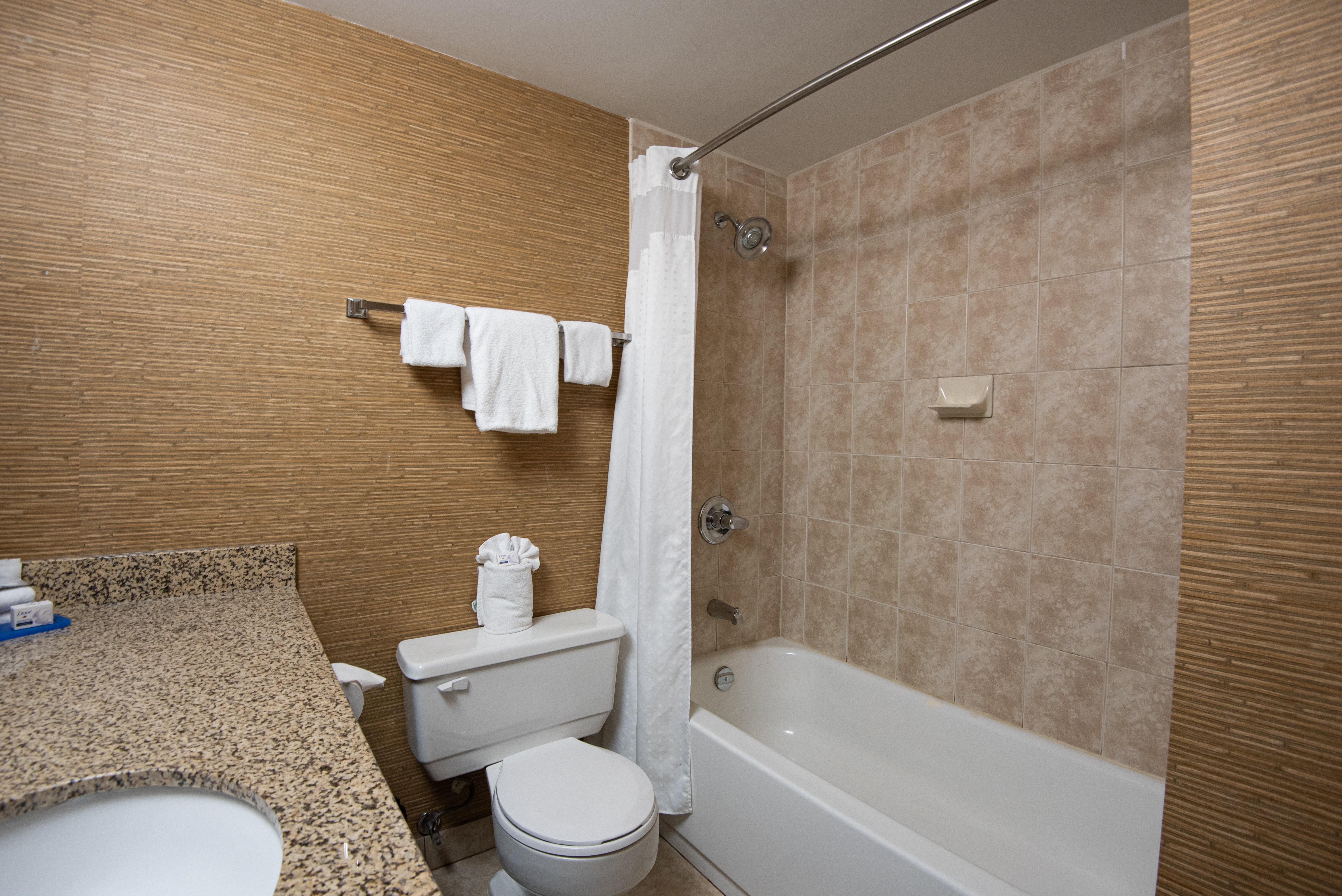 غرفة بسريرين كوين، Holiday Inn Express Suites Chatham South 3/3