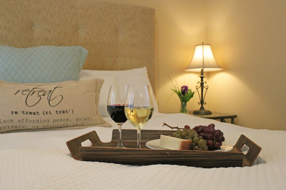The Kennebunk Inn 25/50