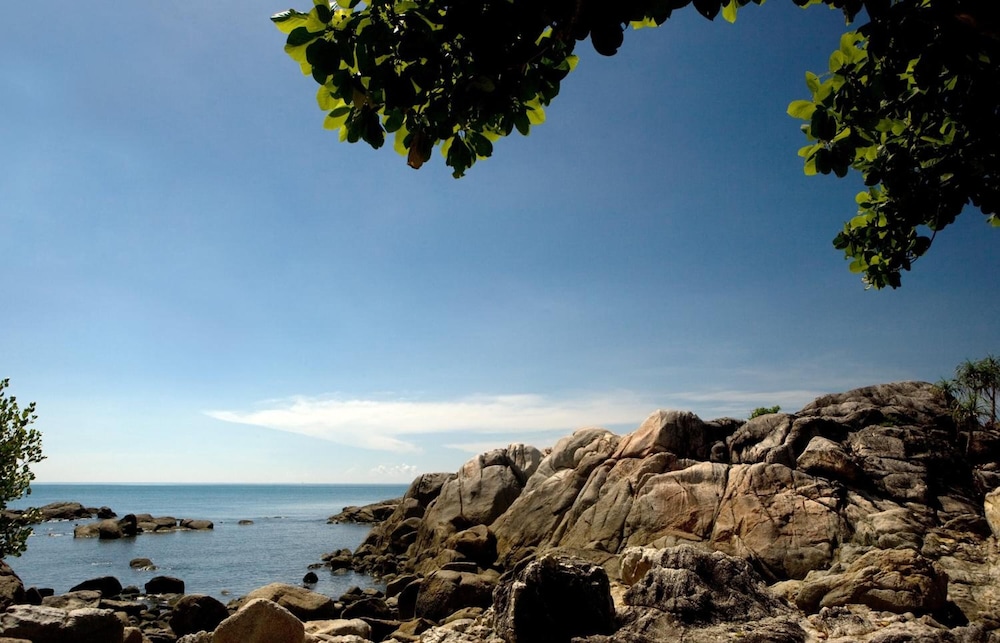 Hotel Santika Bangka 40/46