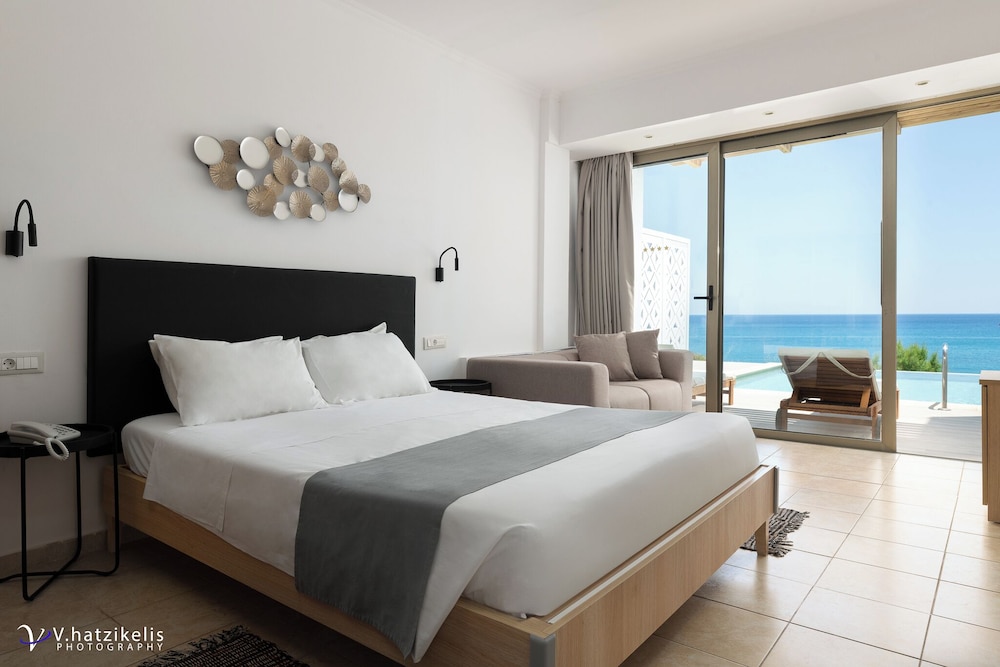 DOUBLE ROOM DELUXE SWIM UP SEA VIEW