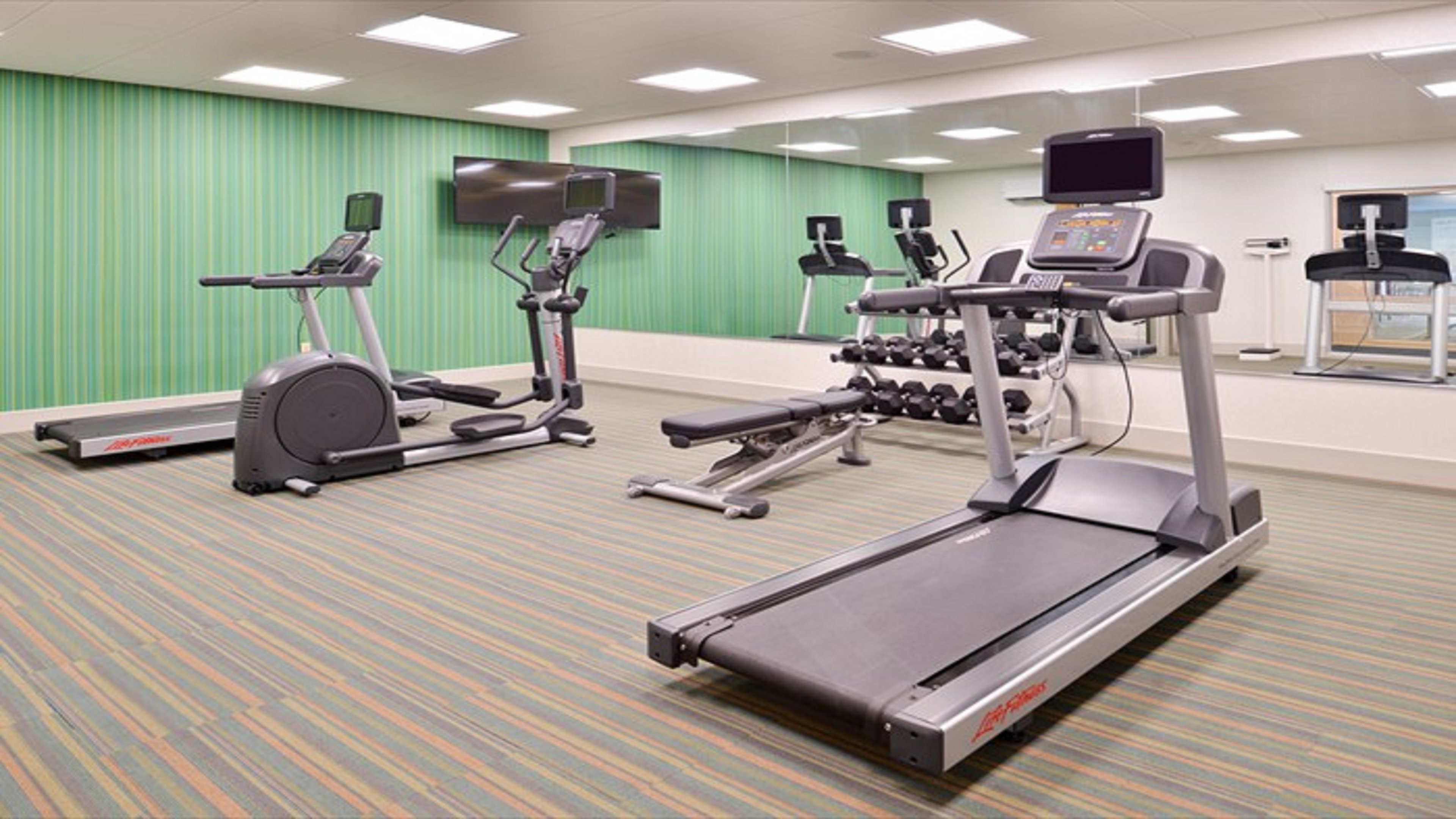 Holiday Inn Express Suites Parkersburg East 40/56
