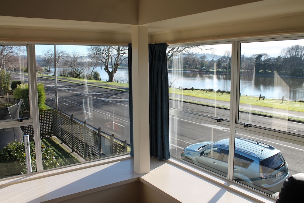 Riverview Motel 22/56