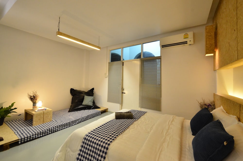Hugger Hostel 24/58