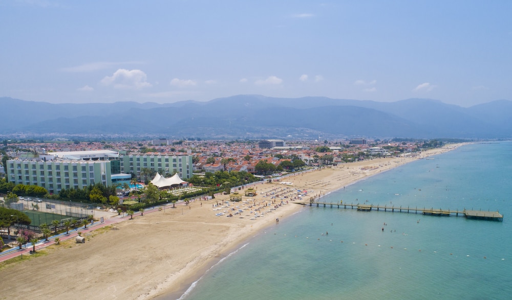 Grand Belish Hotel 21/24