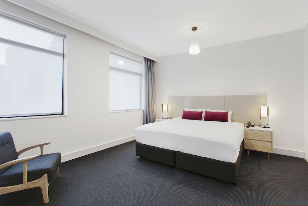 Mercure Melbourne Albert Park 18/72