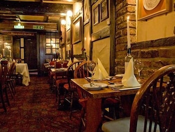 Dun Cow Inn 12/19