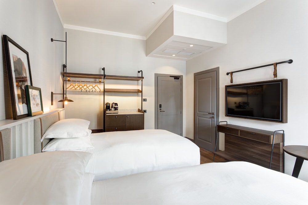 SUPERIOR, TWIN BEDS