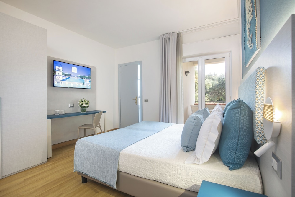 Lu Hotel Porto Pino 15/48