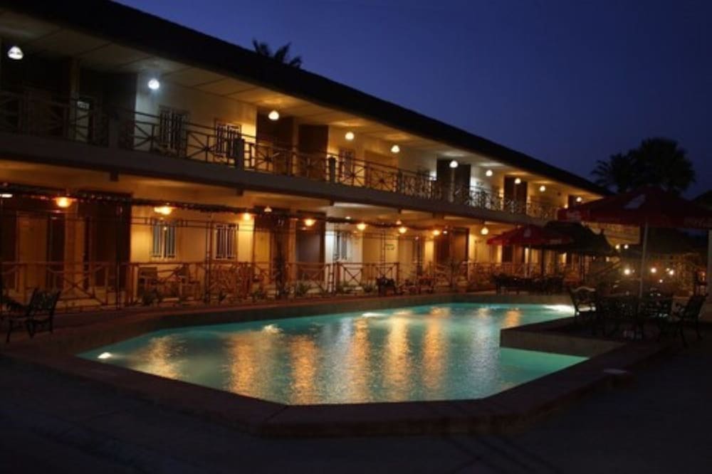 Bamboo Garden Hotel in SERREKUNDA