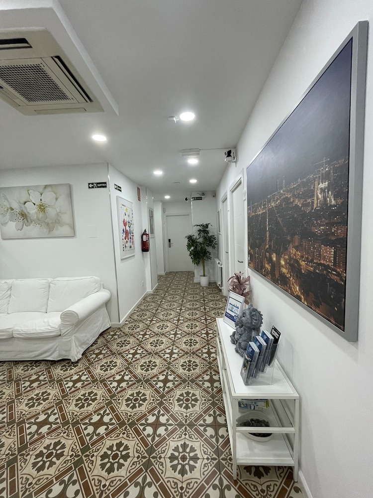 Hostal Nova 44/64