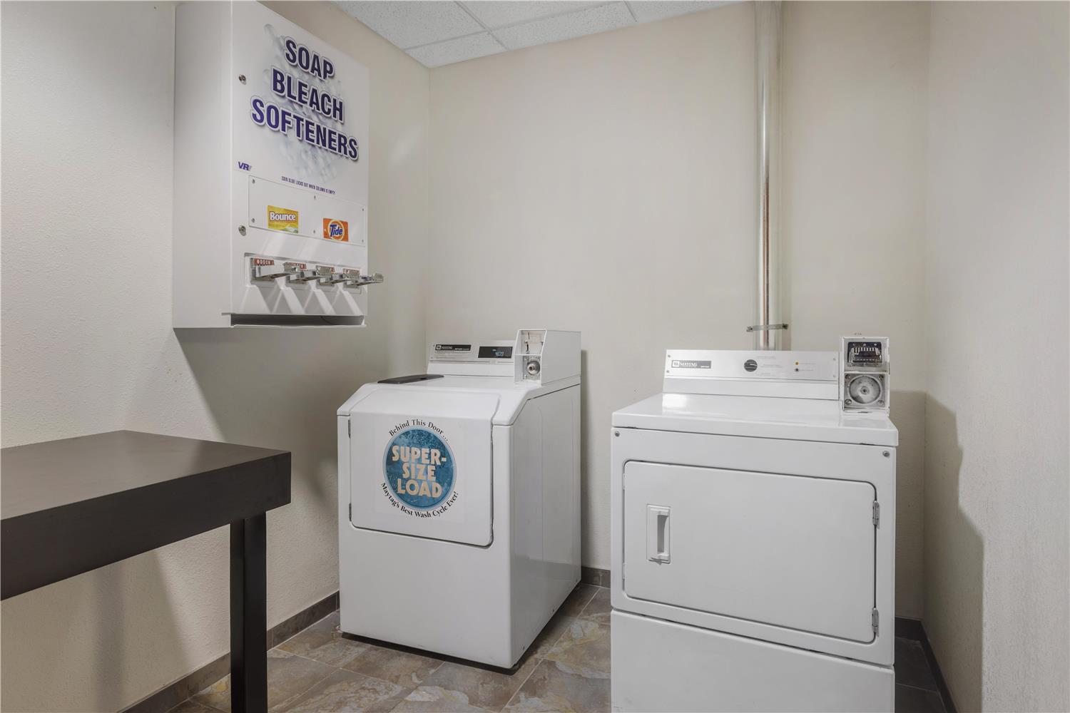 SureStay Plus Hotel by Best Western Niagara Falls East 16/17