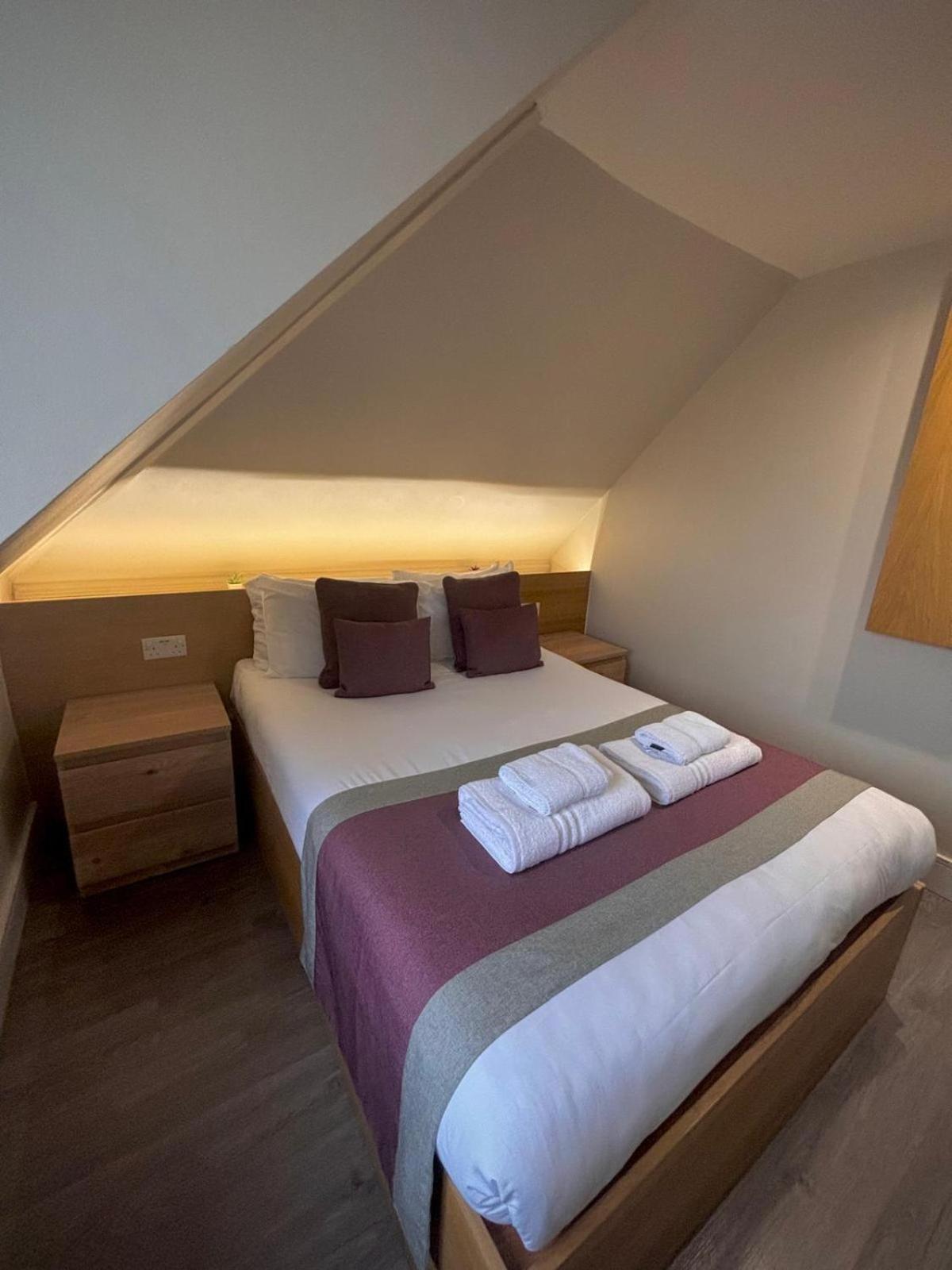 Holtwhites Hotel 27/57