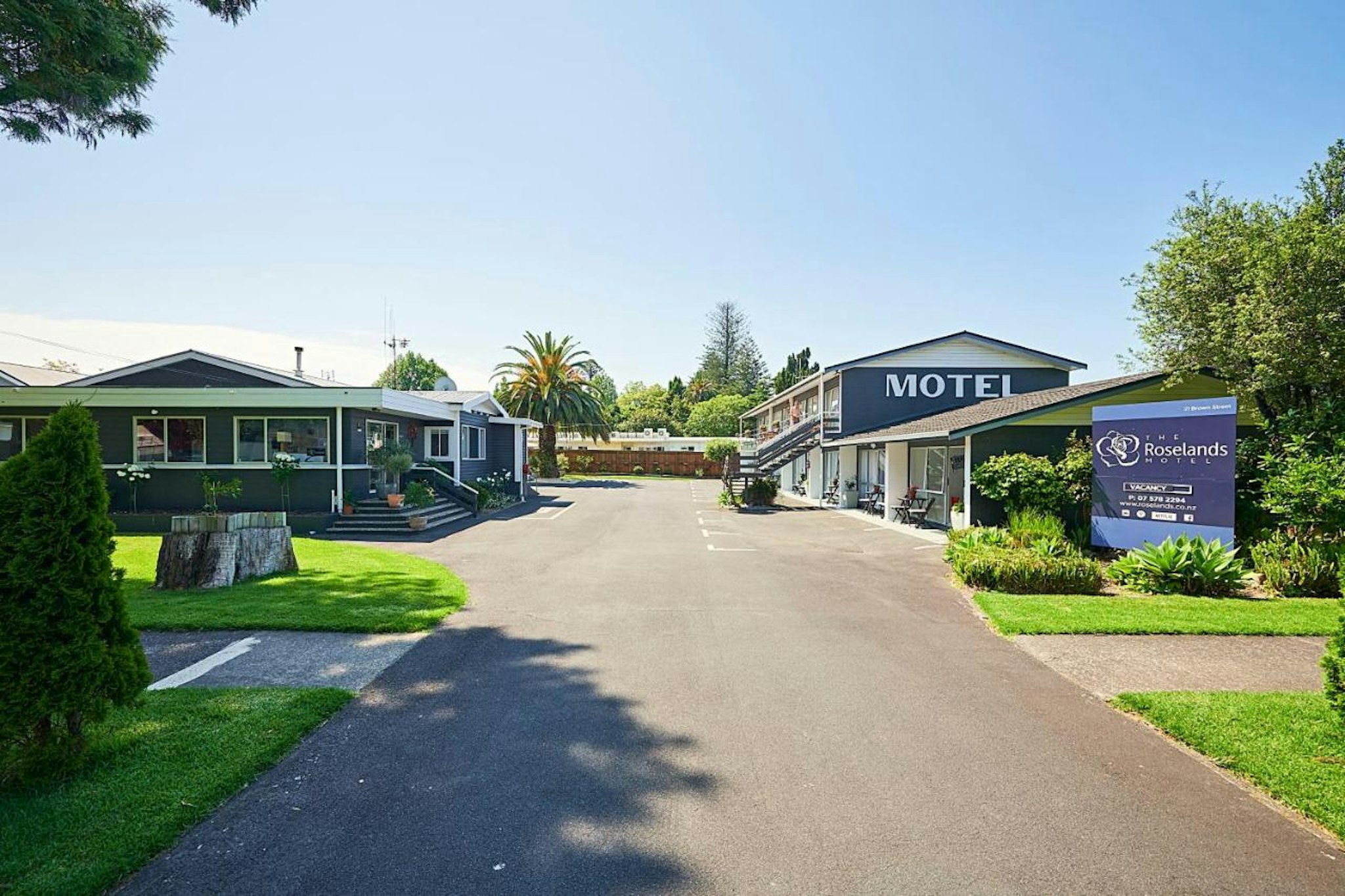 Roselands Motel 18/20