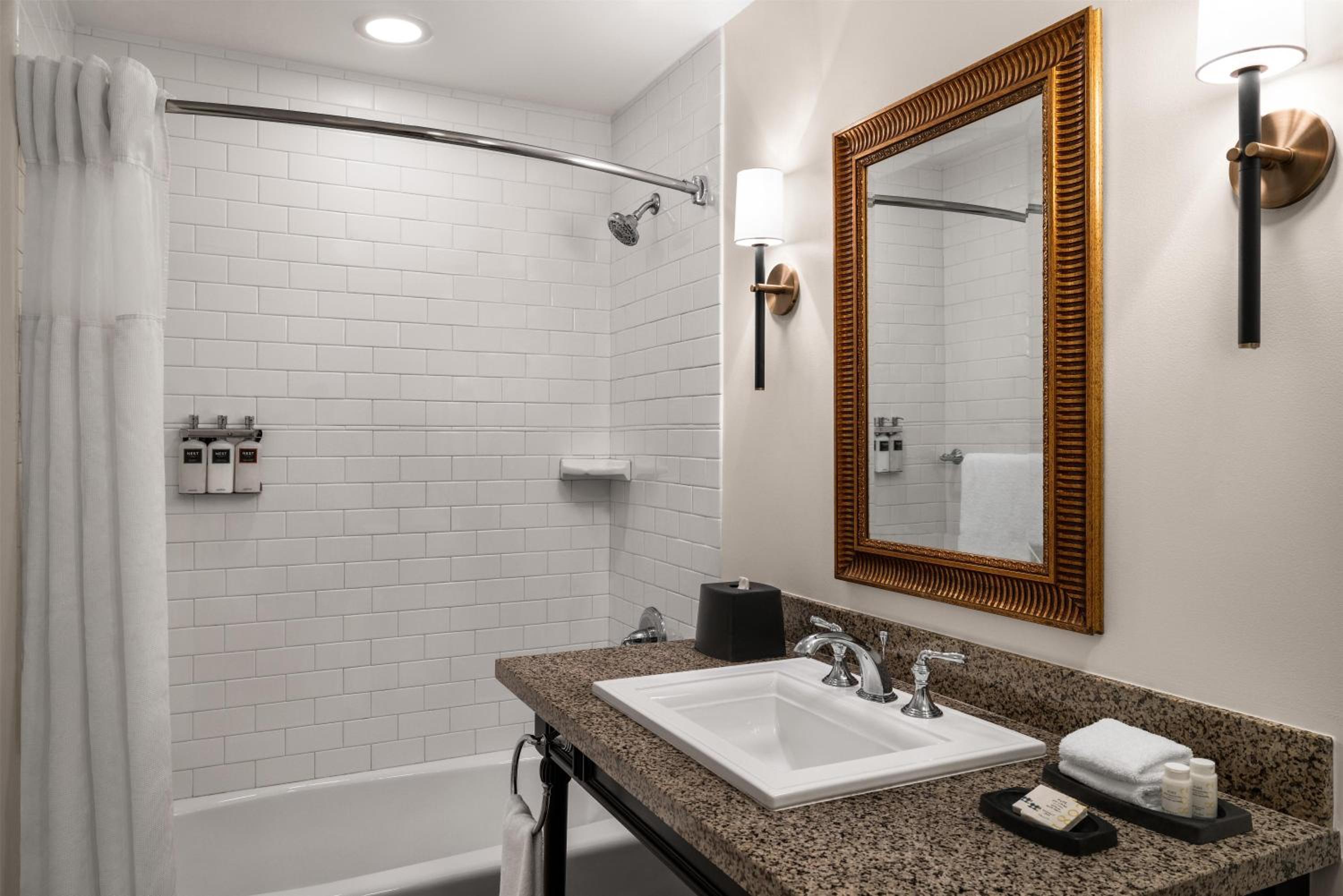 Premier, Residence, Studio