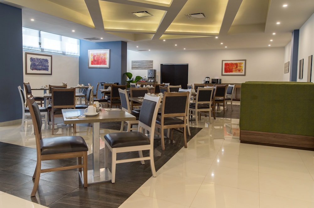 Ocean View Beach Hotel 46/51