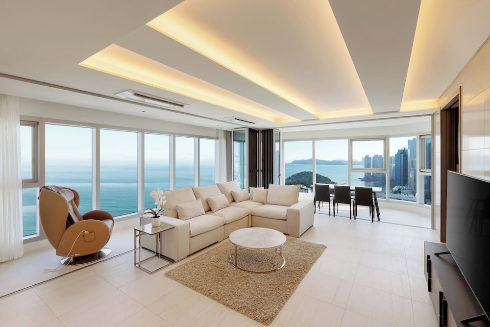 NewCZ Haeundae Residence 50/65