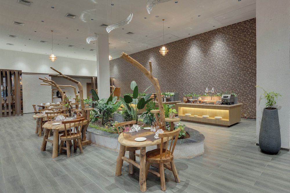 The Fern Heaven on The Hills, Hatgad-Saputara 35/60