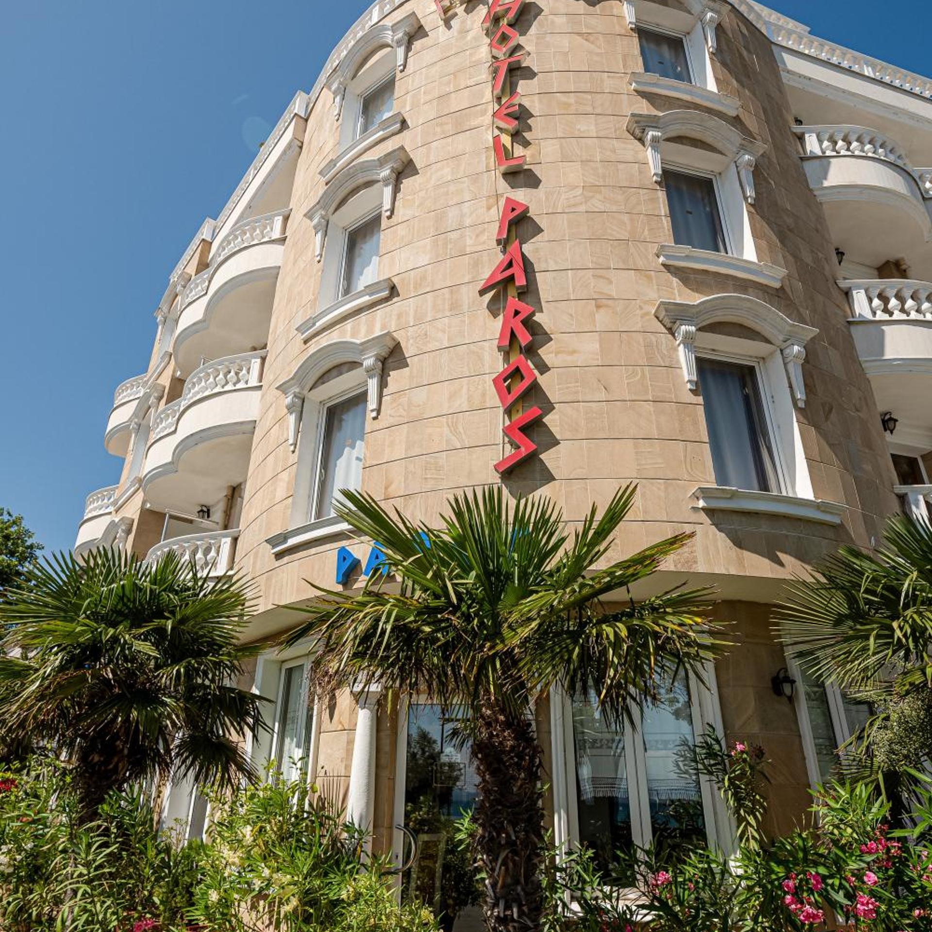 Hotel Paros 3/50