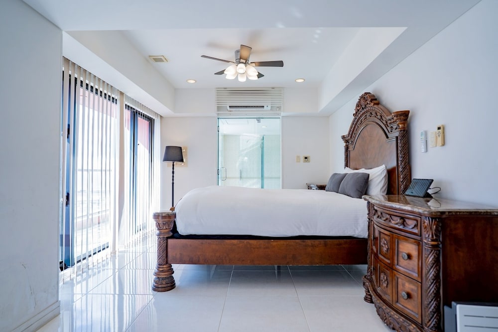 ROYAL, OCEAN, SUITE, CORNER