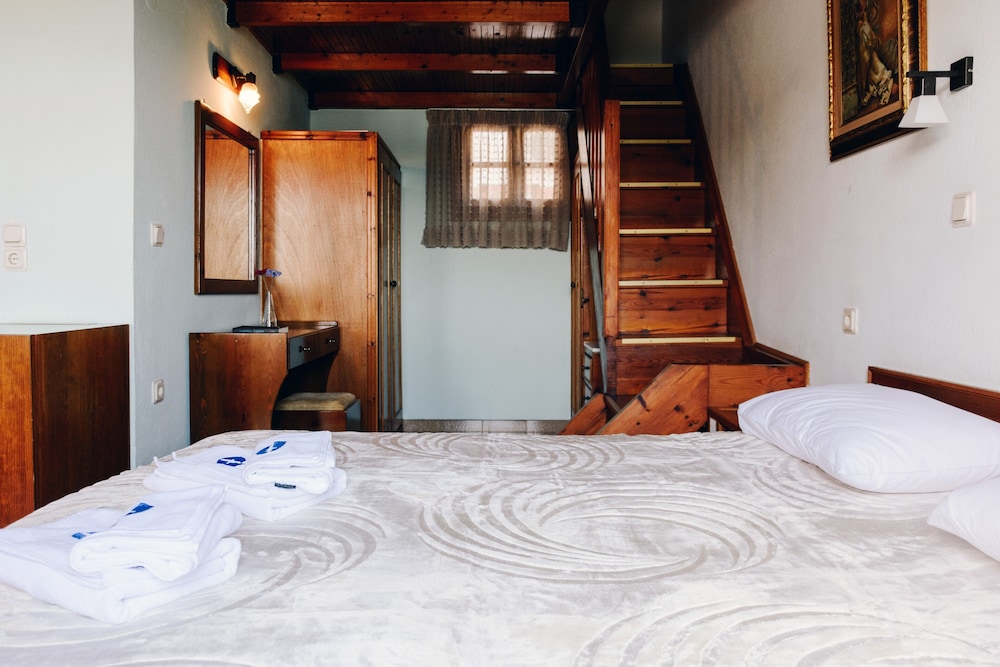 Drymna Hotel 14/50