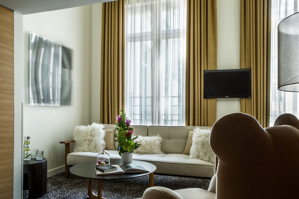 Hotel Marignan Champs Elysees 43/70