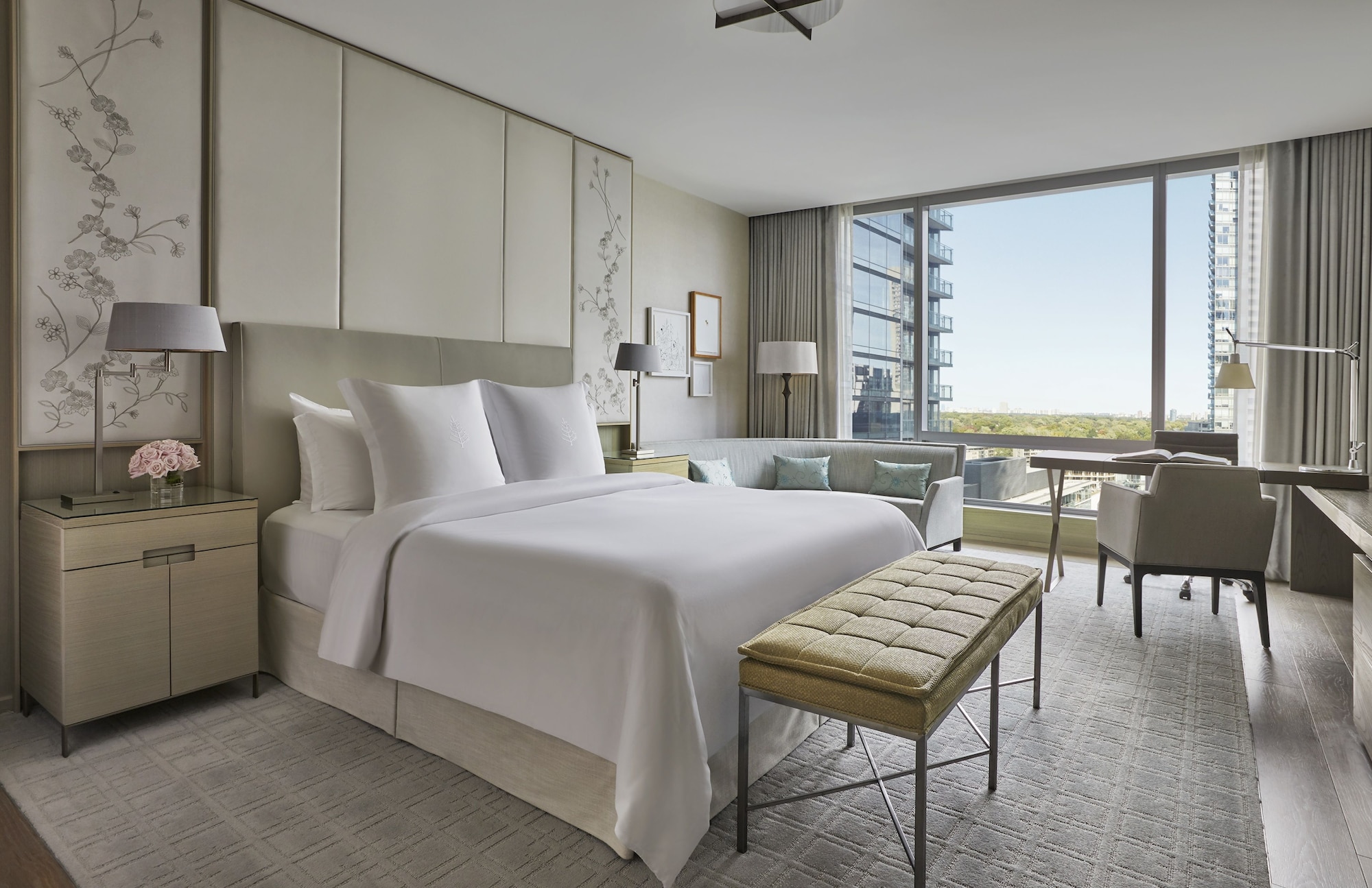 PREMIER, KING BED