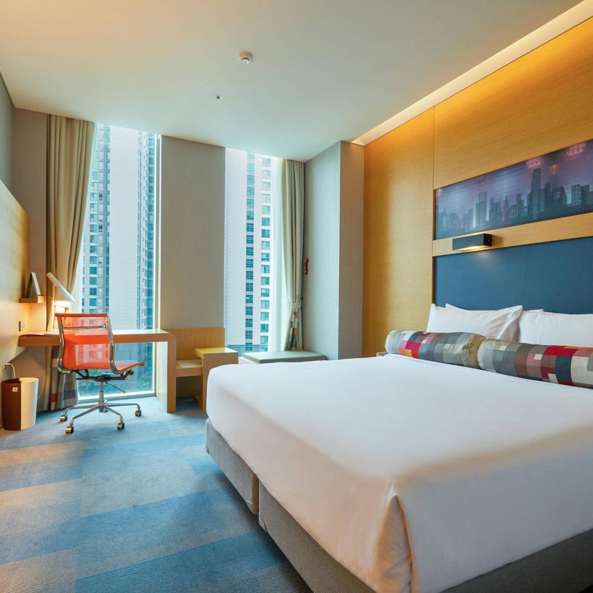 Hollywood, Urban, Chic, Guest Room, King Bed, City View