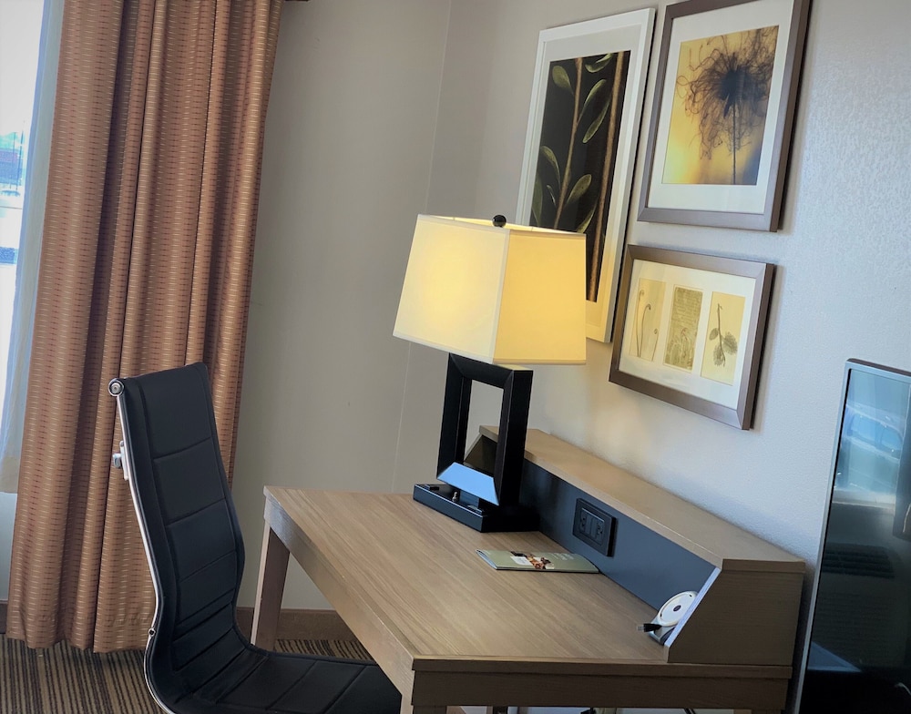 Country Inn & Suites By Radisson Clarksville TN 34/36