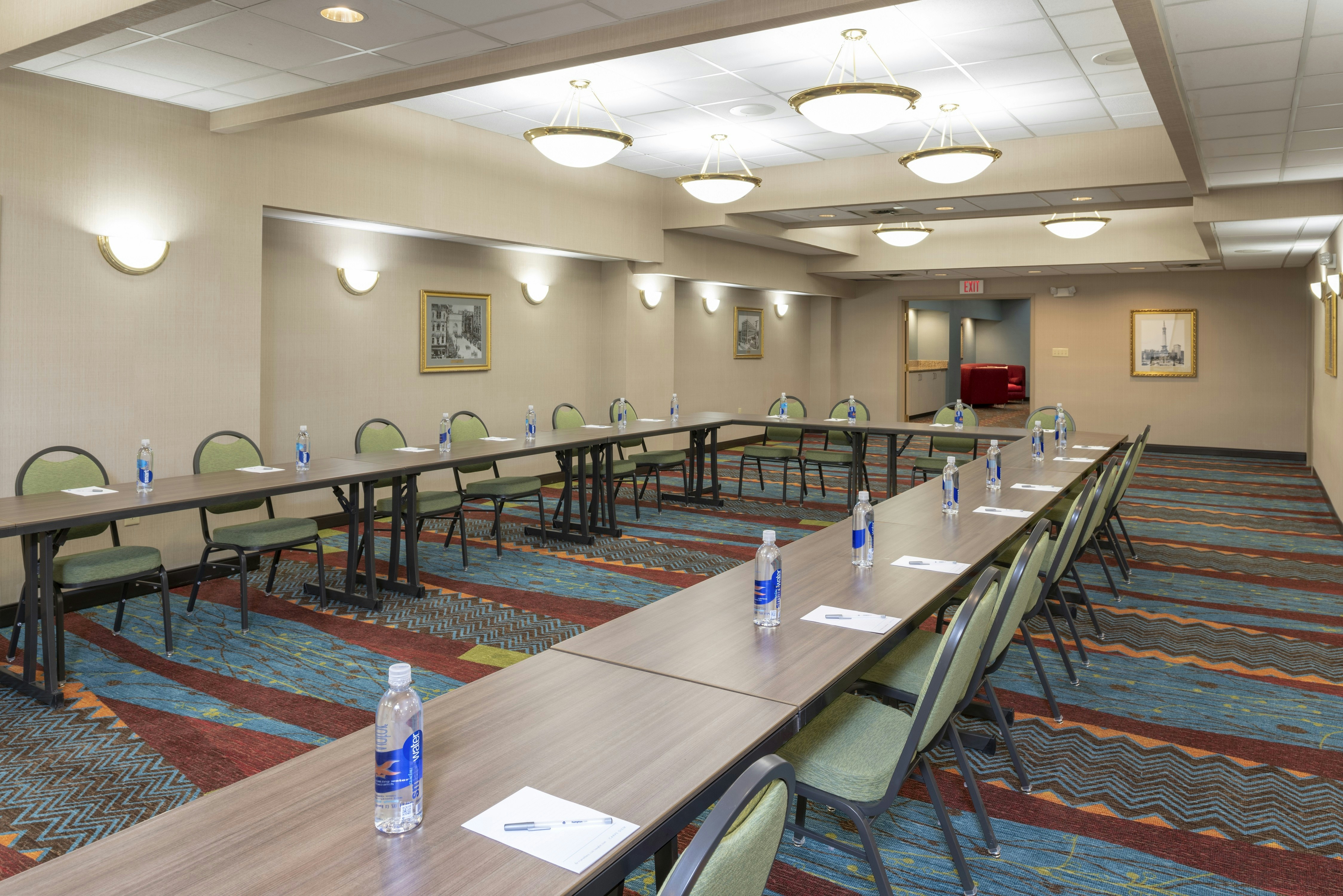 Hampton Inn Indianapolis Downtown Across From Circle Centre 69/75