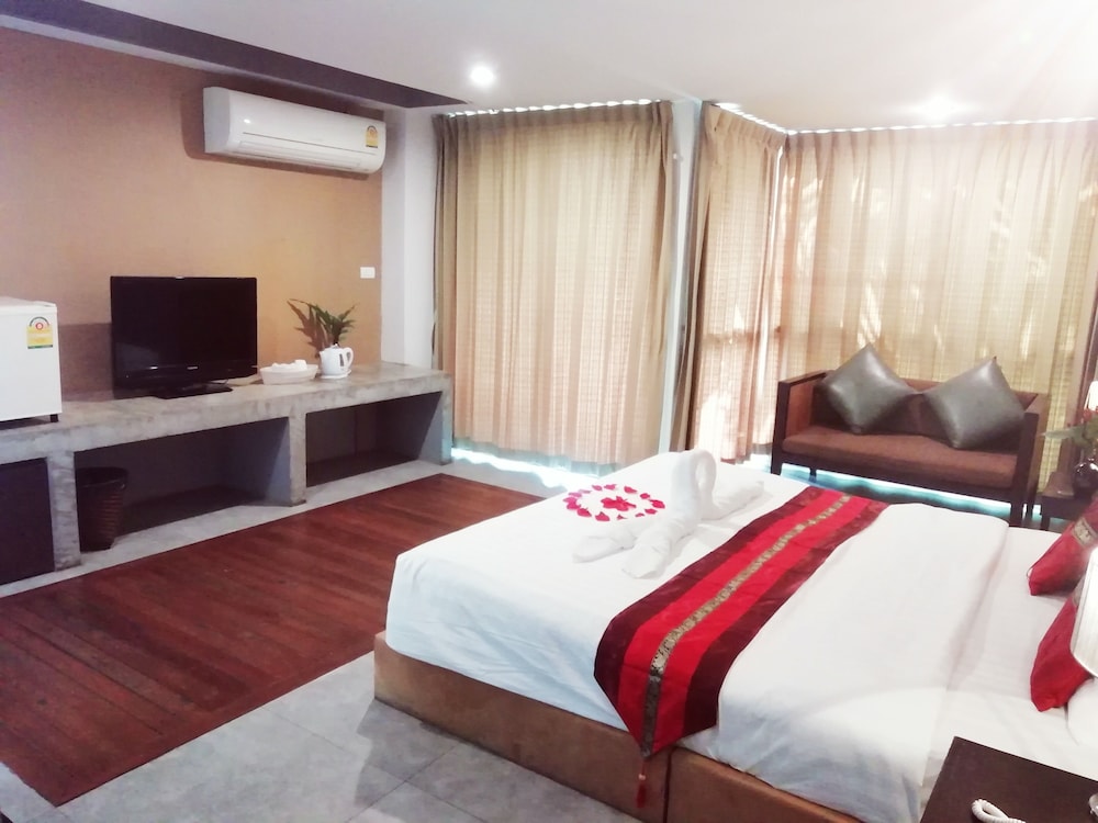 DELUXE, DOUBLE BED