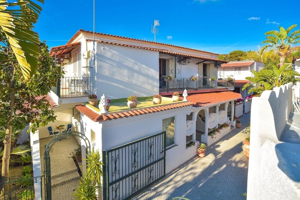 Junior Village Ischia 1/26