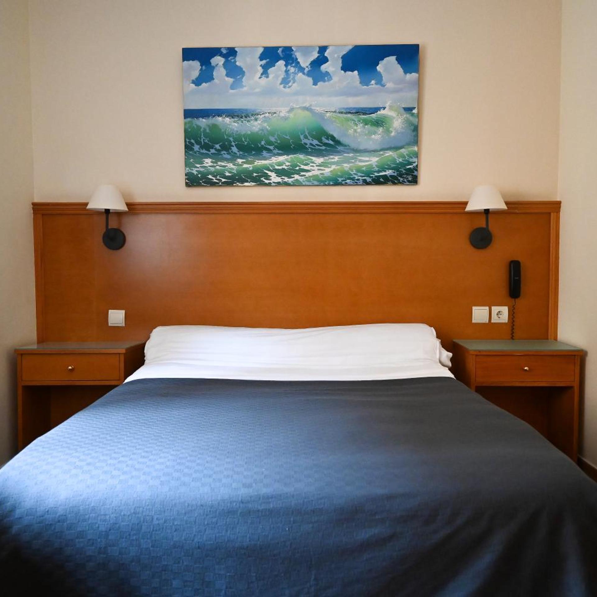 Room, Single