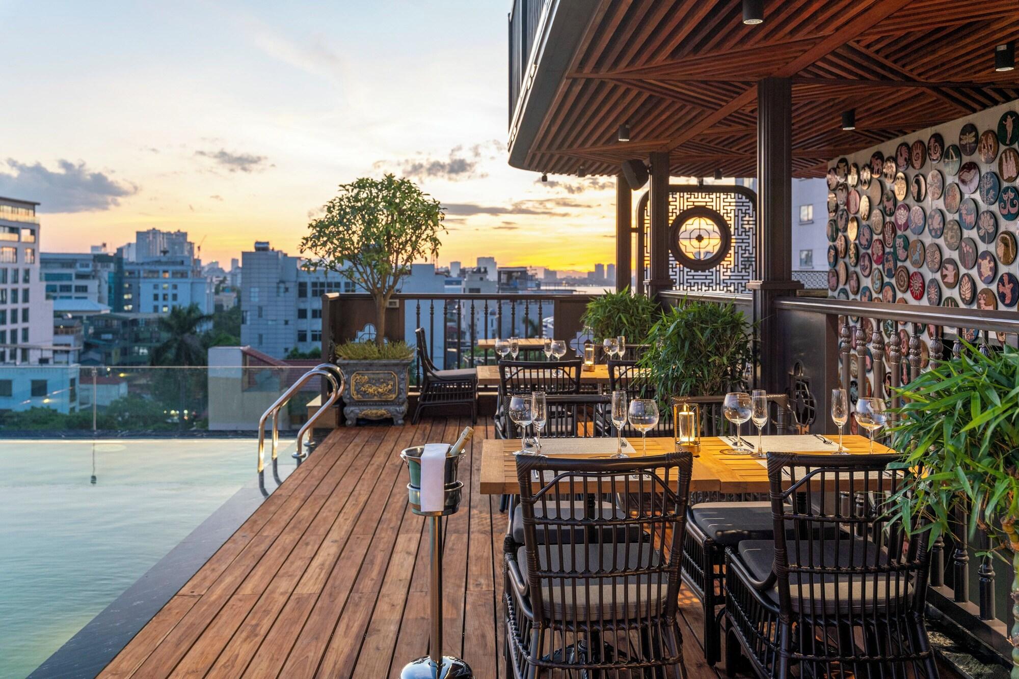 Tonkin Luxury Boutique Hotel & Spa 75/90