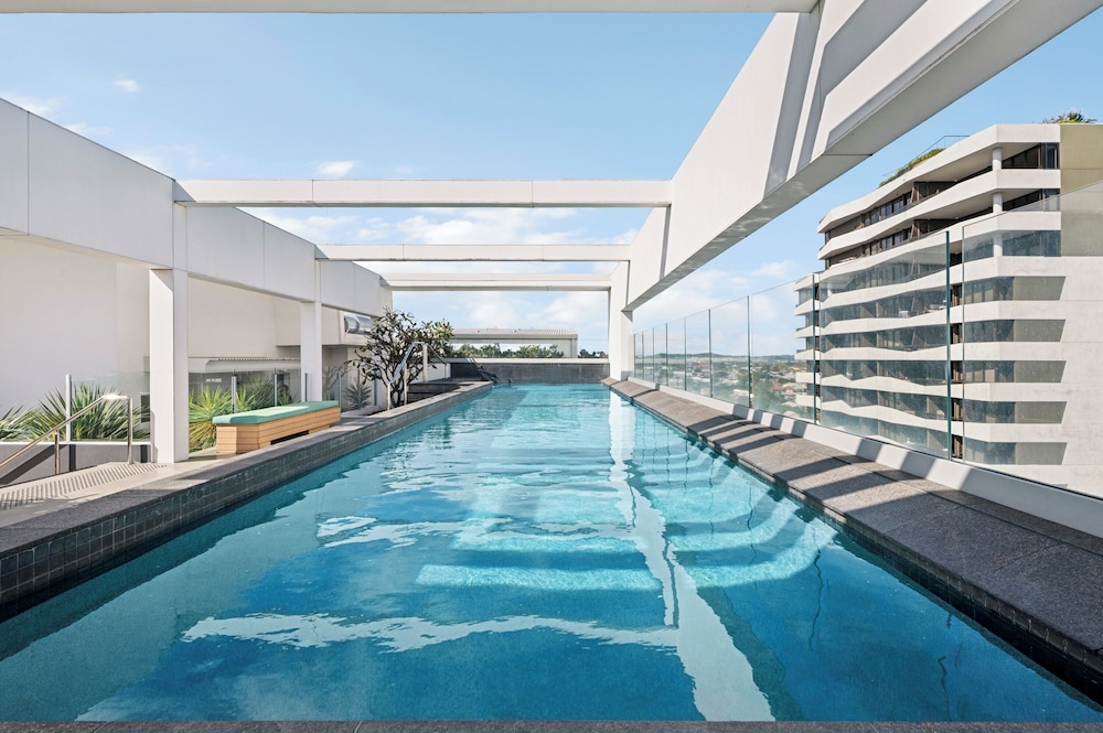 Alex Perry Hotel And Apartments 24/54