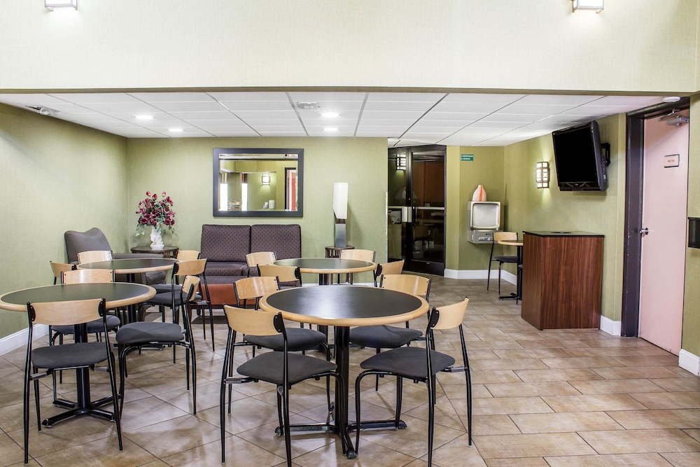 Quality Inn Selma NC 19/25