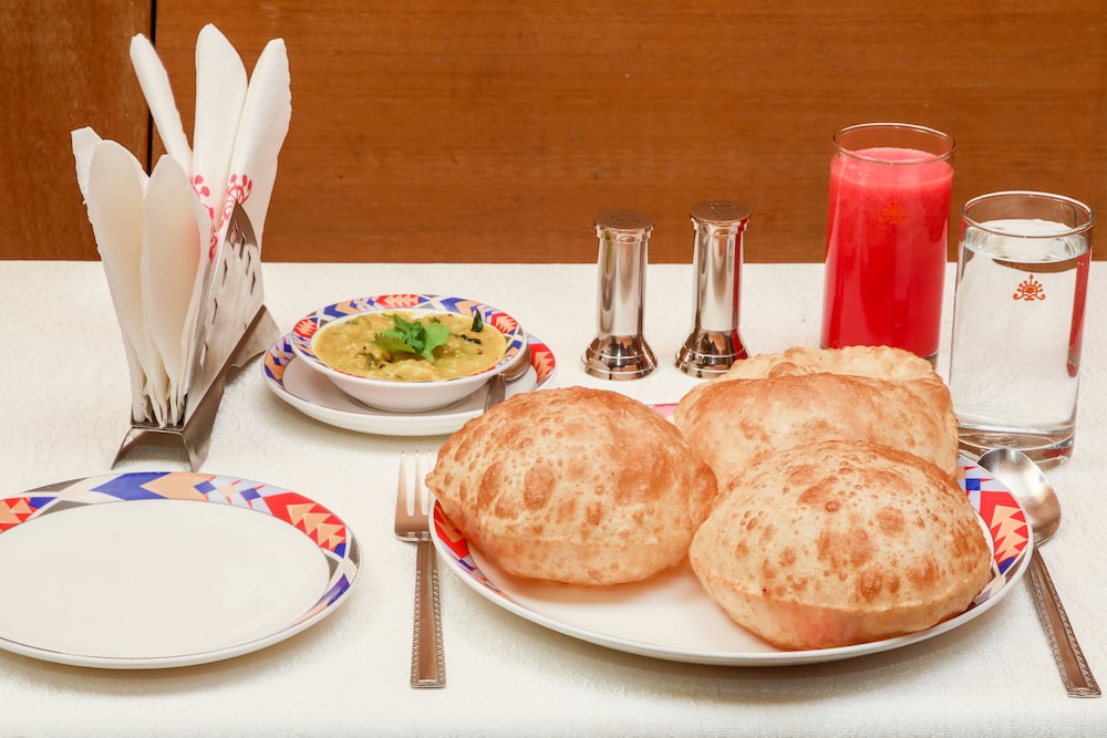 Tara Comfort Hotel Ramoji Film City 16/33