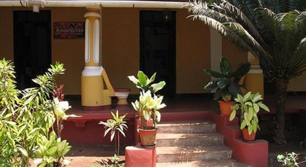 Granpas Inn Bougainvillea 49/50