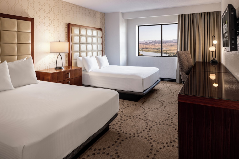 Renovated, 2 Queen Beds, River Front, North Tower