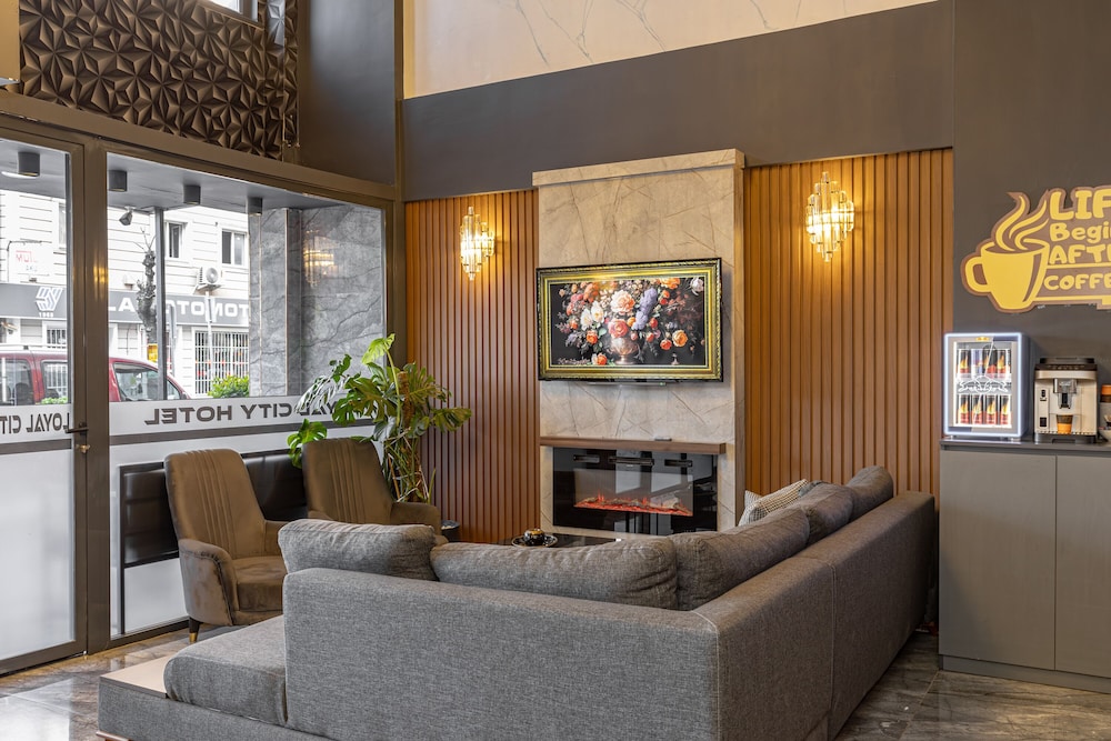 Loyal City Hotel 43/63