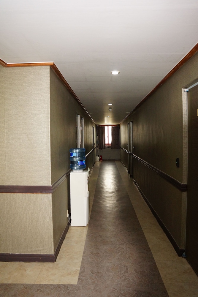 Cf Motel 8/45