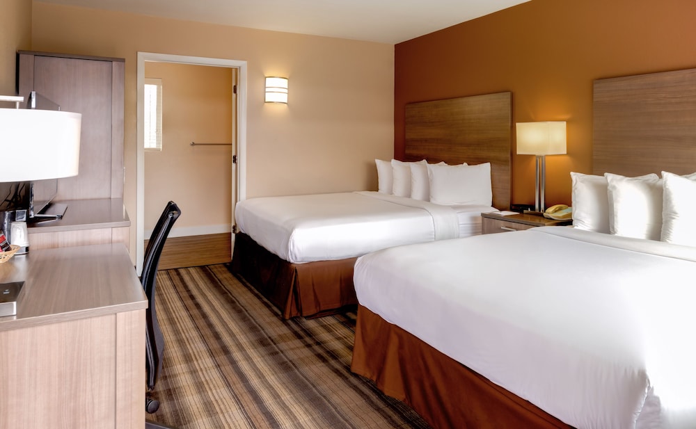 غرفة ديلوكس بسريرين كوين، Boulder University Inn 2/4