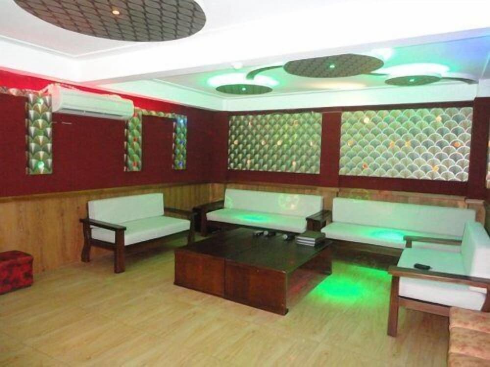 Hoang Yen Canary Hotel 8/66