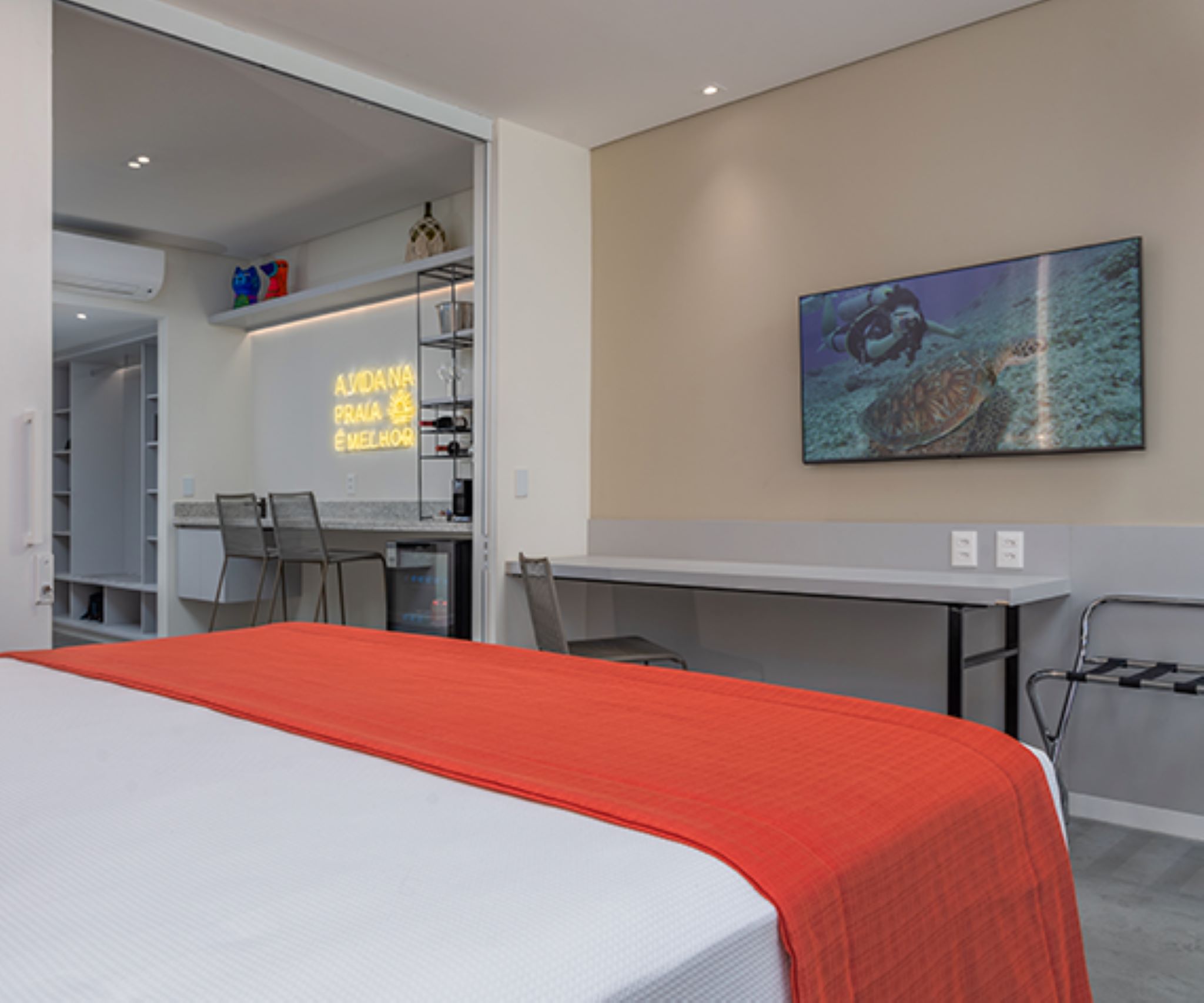 Garden Suite, Triple
