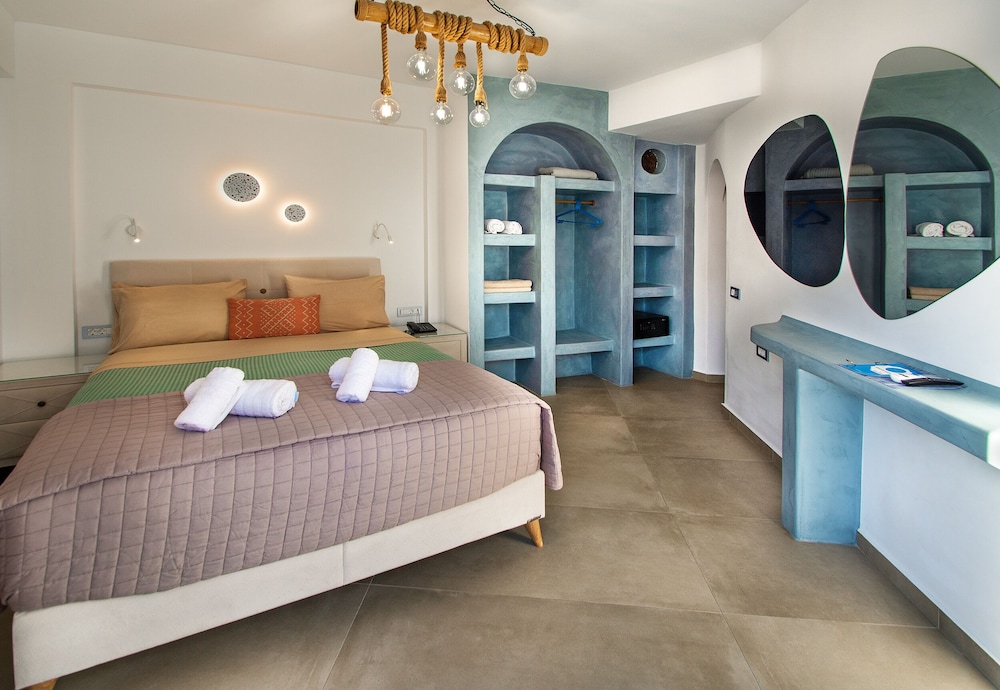 Aegean Blue Suites 55/99