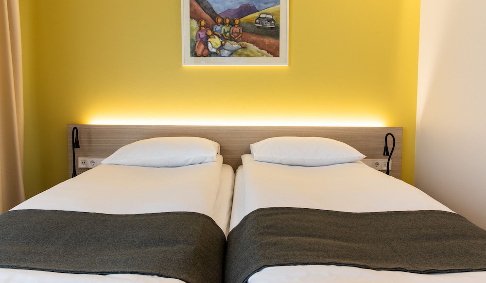 Hotel South Coast 16/64