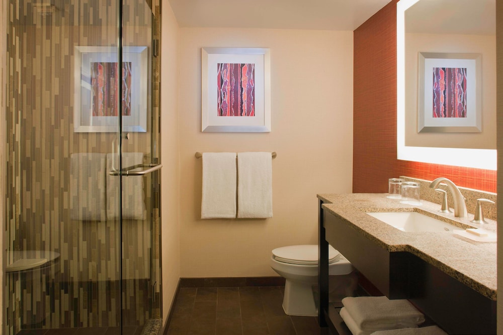 Courtyard By Marriott Los Angeles Sherman Oaks 29/34