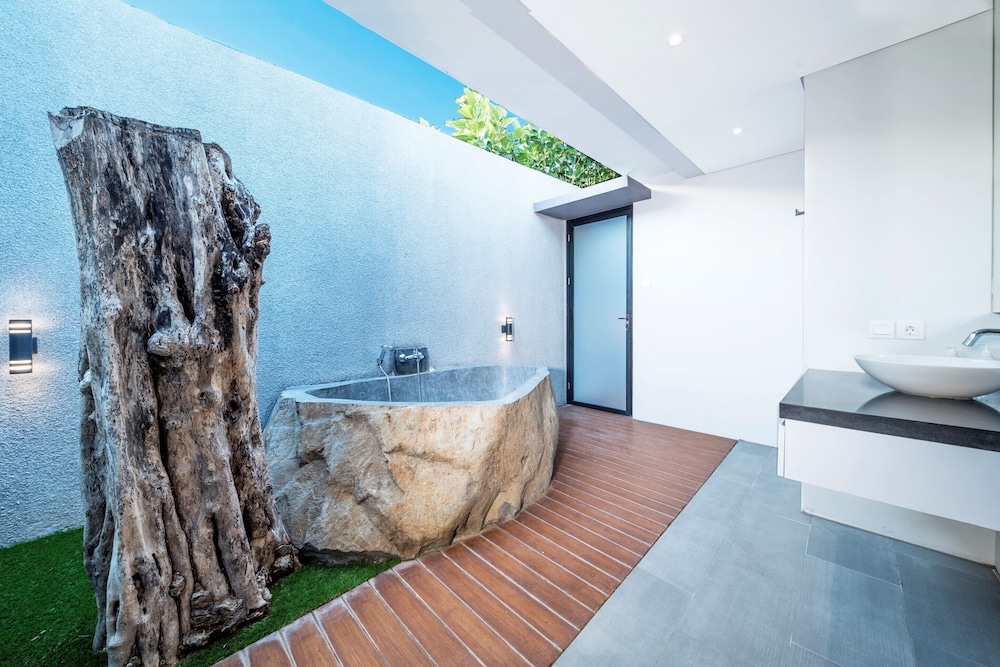 Villa DeDayuh Seminyak 24/46