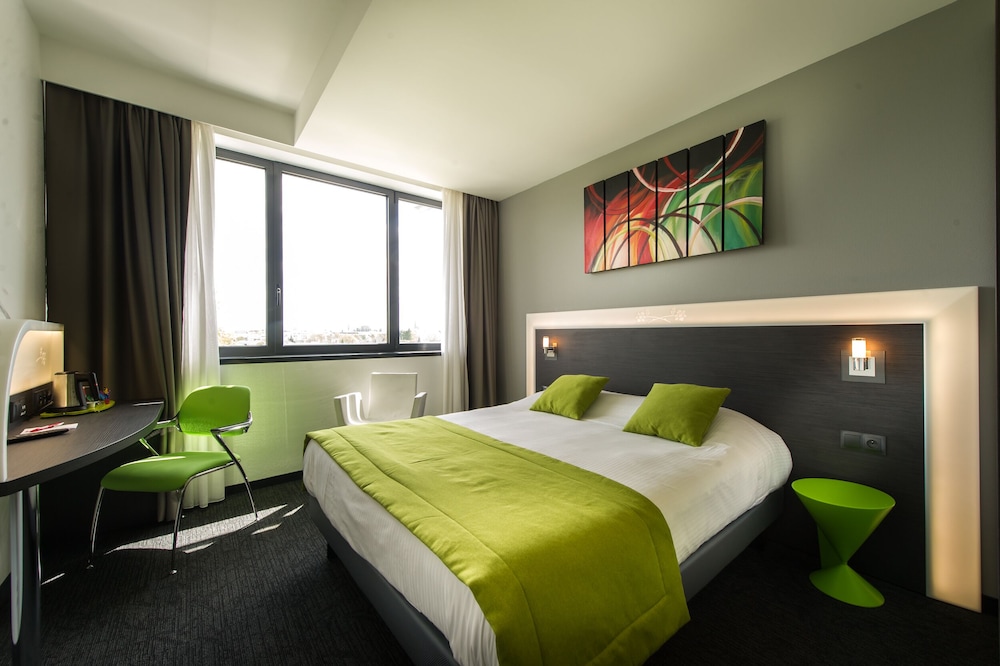 STANDARD, DOUBLE BED, BATHTUB