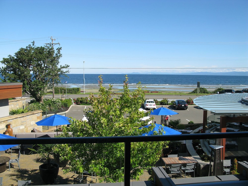 Qualicum Beach Inn 7/70